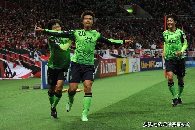 王哲林24+15上海胜福建 高诗岩11+8山东负四川